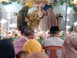 Viral Pengantin Sendirian di Pelaminan, Calon Suaminya Kabur Jelang Nikah