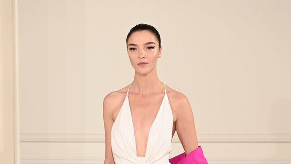 10 Koleksi Busana Valentino Couture Spring/Sumer 2022