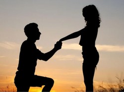 Lamar Kekasih Pakai Makanan Murah, Pria Ini Langsung Ditolak