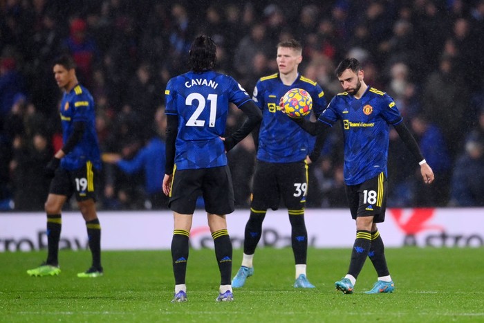 BURNLEY, ENGLAND - FEBRUARY 08: Bruno Fernandes of Manchester United looks dejected after conceding their first goal during the Premier League match between Burnley and Manchester United at Turf Moor on February 08, 2022 in Burnley, England. (Photo by Laurence Griffiths/Getty Images)