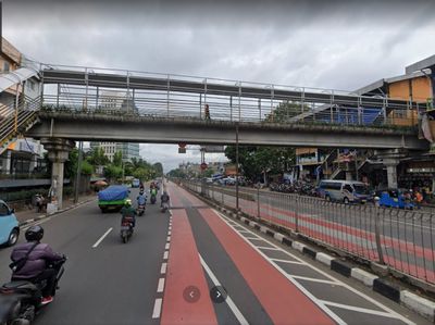Melihat Lokasi Kecelakaan Camry yang Tewaskan AKP Novandi di Senen