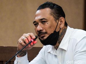 Tuntutan Ditunda, Jerinx Minta Jaksa Singgung Kasus Adam Deni