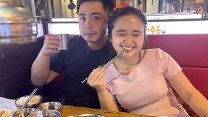 Intip Momen Makan Gritte Agatha, Penggemar Berat Mie Instan