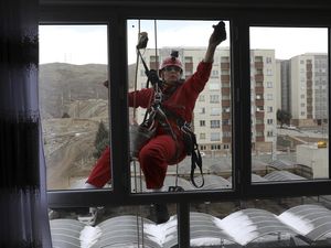 Potret Spiderman Wanita di Dunia Nyata Potret Spiderman Wanita di Dunia Nyata