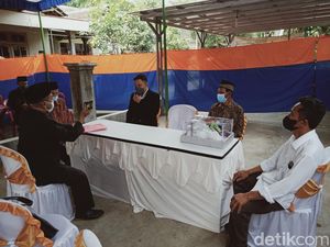 Haru! Pernikahan di Klaten Tak Dihadiri Mempelai Wanita Gegara Corona Haru! Pernikahan di Klaten Tak Dihadiri Mempelai Wanita Gegara Corona