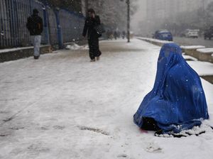 Saat Kota Kabul Afghanistan Dikepung Udara Beku dan Bersalju Saat Kota Kabul Afghanistan Dikepung Udara Beku dan Bersalju