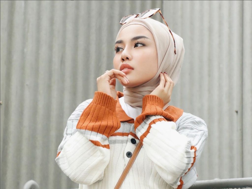 Medina Zein Dulu Jadi Hijabers Inspiratif, Kini Tampil Lepas Hijab Medina Zein Dulu Jadi Hijabers Inspiratif, Kini Tampil Lepas Hijab