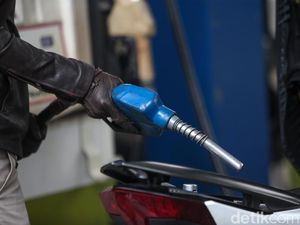 Ada Kabar Jumat 1 April Harga Pertamax Naik! Ada Kabar Jumat 1 April Harga Pertamax Naik!