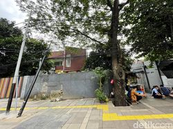 Bikin Khawatir, Ada Tiang Nyaris Roboh di Jalan Senopati Jakarta