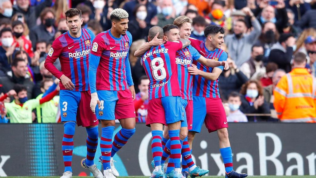 Barcelona bidik tiga angka di markas Valencia. (Foto: Getty Images/Eric Alonso)