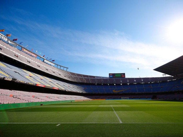 BARCELONA, SPAIN - FEBRUARY 06:  General view of the Camp Nou Stadium prior the LaLiga Santander match between FC Barcelona and Club Atletico de Madrid at Camp Nou on February 06, 2022 in Barcelona, Spain. (Photo by Eric Alonso/Getty Images)
