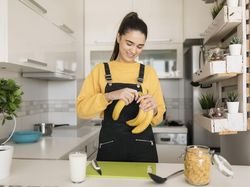 Cara Diet Defisit Kalori yang Sehat Menurut Pakar