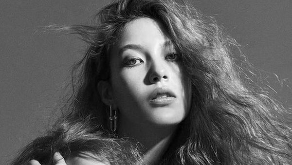 9 Foto Cantik Eileen Gu, Eks Atlet AS Kini Jadi Pahlawan China di Olimpiade