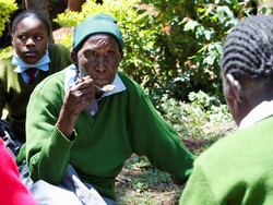 Kisah Murid SD Tertua Sejagat yang Meninggal pada Usia 99