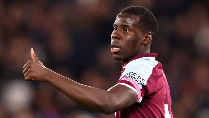 LONDON, ENGLAND - FEBRUARY 08: Kurt Zouma of West Ham United reacts during the Premier League match between West Ham United and Watford at London Stadium on February 08, 2022 in London, England. (Photo by Marc Atkins/Getty Images)