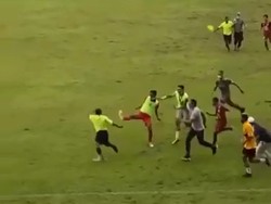 Laga Liga 3 Farmel FC Vs NZR Sumbersari Ricuh, Wasit Dikeroyok Pemain