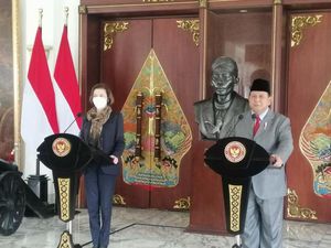 Momen Prabowo Berbahasa Prancis Saat Terima Kunjungan Menteri Parly