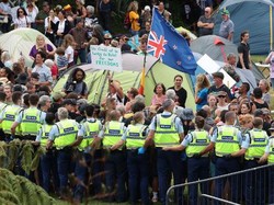Aksi Demo Antivaksin Memanas di Selandia Baru, 120 Orang Ditangkap
