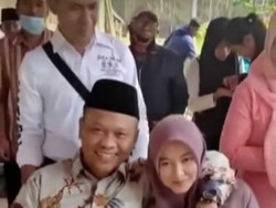 Viral Pasanggan Beda Usia Baru Nikah Bikin Jomblo Iri, Dikira Bapak dan Anak