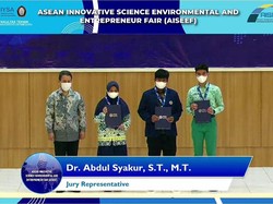 Pelajar Lamongan Ini Raih Silver Medal di Ajang Inovasi Sains Internasional