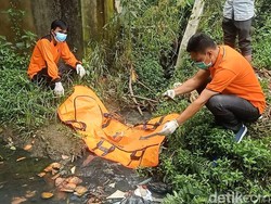 Mayat Bayi Bersimbah Darah Ditemukan di Bawah Jembatan Sungai Pamekasan