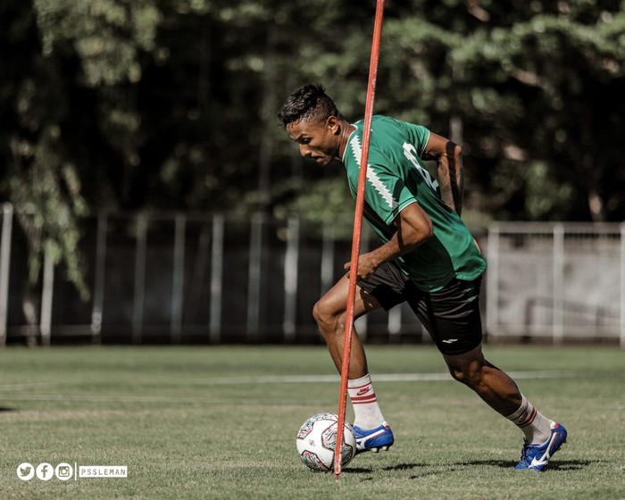 Penyerang PSS Sleman Wander Luiz.