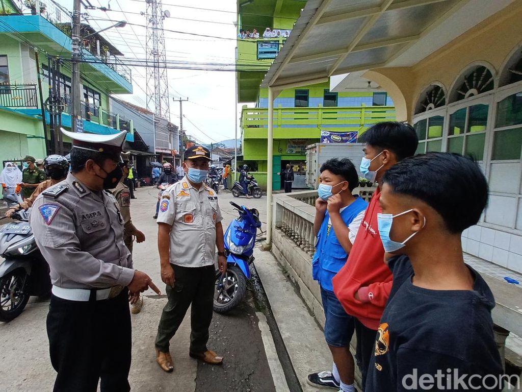 Langgar Prokes, Tiga Bocah di Bandung Dihukum Baca Pancasila