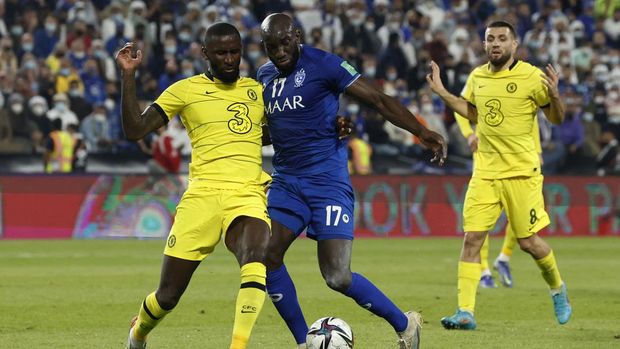 Soccer Football - Club World Cup - Semi Final - Al Hilal v Chelsea - Mohammed Bin Zayed Stadium, Abu Dhabi, United Arab Emirates - February 9, 2022 Al Hilal's Moussa Marega in action with Chelsea's Antonio Rudiger REUTERS/Suhaib Salem