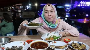 Raos Pisan! Ini 5 Warung Sunda Favorit Shanty Denny