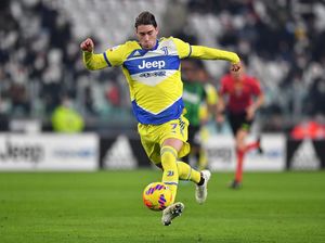 Vlahovic Beri Warna Baru untuk Juventus