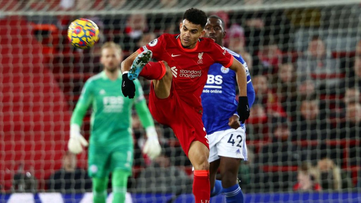 Luis Diaz sudah curi hati publik Anfield (Foto: Getty Images/Clive Brunskill)