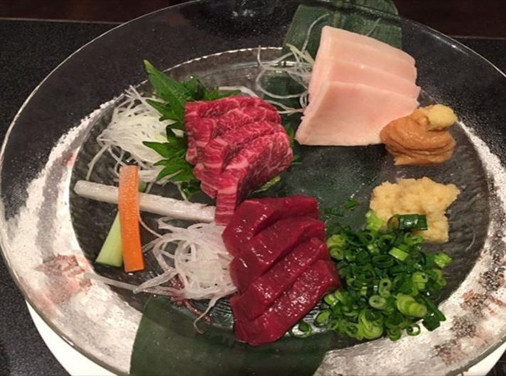 5 Makanan Ekstrem Jepang, Ada Sperma Ikan hingga Belalang Manis
