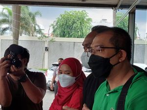 Emak-emak Teriak Rugi Beli ASIX, Anang Hermansyah Buka Suara Emak-emak Teriak Rugi Beli ASIX, Anang Hermansyah Buka Suara