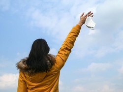 Warga Dibolehkan Lepas Masker di Outdoor dan Syarat Perjalanan Terkini