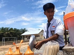 Diki Si Penjual Siomai Berseragam Sekolah Ingin Jadi Pengusaha Sukses