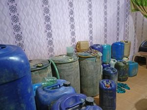 Ditangkap, Ibu-ibu Sumsel Penjual Pertalite Oplos Ini Raup Rp 75 Juta/Bulan Ditangkap, Ibu-ibu Sumsel Penjual Pertalite Oplos Ini Raup Rp 75 Juta/Bulan