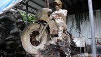 Ini Patung Jokowi Naik Motor yang Siap Meriahkan MotoGP Mandalika