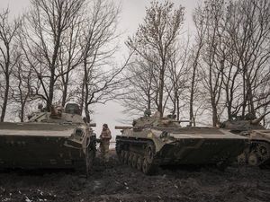 Suasana Makin Memanas di Garis Depan Militer Ukraina-Separatis Suasana Makin Memanas di Garis Depan Militer Ukraina-Separatis
