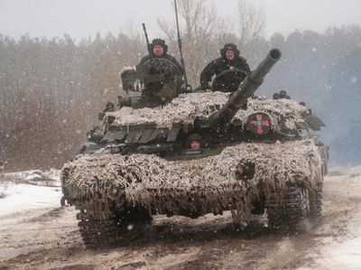Intip Peralatan Perang Ukraina yang Bersiap Hadapi Invasi Rusia
