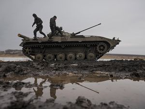 1 Tentara Ukraina Tewas Bentrok dengan Separatis, 6 Lainnya Luka-luka 1 Tentara Ukraina Tewas Bentrok dengan Separatis, 6 Lainnya Luka-luka