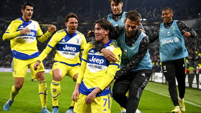 Kalahkan Sassuolo, Juventus Melaju ke Semifinal Coppa Italia Juventus lolos ke semifinal Coppa Italia setelah menyingkirkan Sassuolo. Bianconeri menang dengan skor 2-1 atas Sassuolo di perempatfinal, Jumat, (11/2/2022).