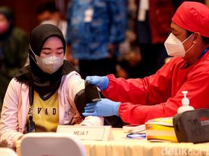 Satgas Ungkap 20 Juta Penduduk Indonesia Belum Vaksin Lengkap Covid-19 Satgas Ungkap 20 Juta Penduduk Indonesia Belum Vaksin Lengkap Covid-19