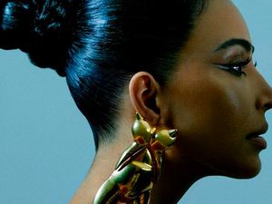 Kontroversi Kim Kardashian Tiru Gaya Afrika, Reaksi Naomi Campbell Disorot Kontroversi Kim Kardashian Tiru Gaya Afrika, Reaksi Naomi Campbell Disorot