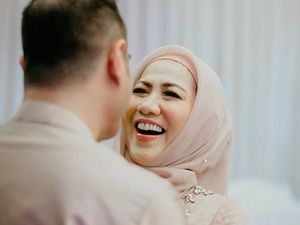 Hidung Venna Melinda Berdarah Diduga Akibat KDRT, Sempat Dilarikan ke RS Hidung Venna Melinda Berdarah Diduga Akibat KDRT, Sempat Dilarikan ke RS