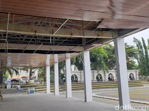 Baru Selesai Dibangun, Plafon Podium Alun-alun Palabuhanratu Berjatuhan Baru Selesai Dibangun, Plafon Podium Alun-alun Palabuhanratu Berjatuhan
