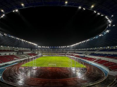 Melihat Kemegahan Stadion Jatidiri Semarang di Malam Hari