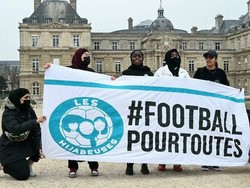 Menteri Prancis Kecam Larangan Hijab untuk Pesepakbola Putri