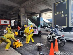 Perbaikan Jalan dan Got Jl Fatmawati Stasiun Haji Nawi Masih Berlanjut