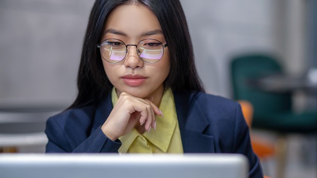 Prospek kerja di tahun 2022 versi Forbes/freepik/zinkevych Prospek kerja tahun 2022 di bidang managemen keuangan.