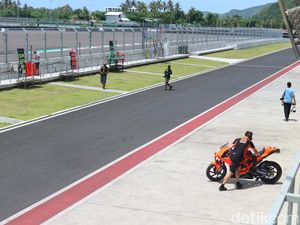 Tes MotoGP Mandalika: Ada Red Flag, Lintasan Dibersihkan Dulu